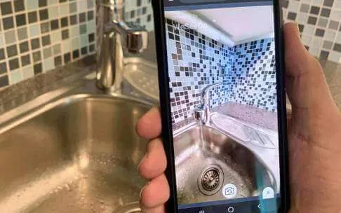 WeSeeDo-Direct-meekijken-beeldbellen-telefoon-voor-kraan