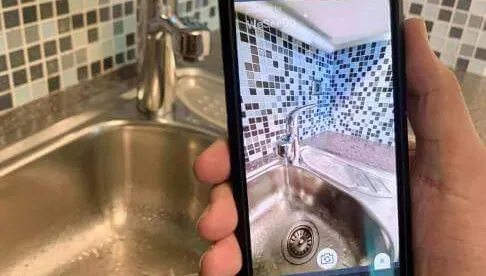 WeSeeDo-Direct-meekijken-beeldbellen-telefoon-voor-kraan